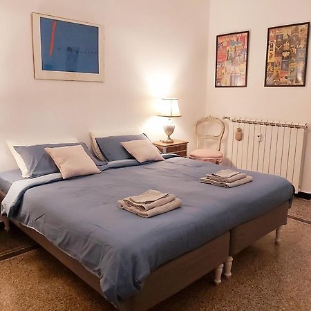Central Chic Apartment Генуя Экстерьер фото