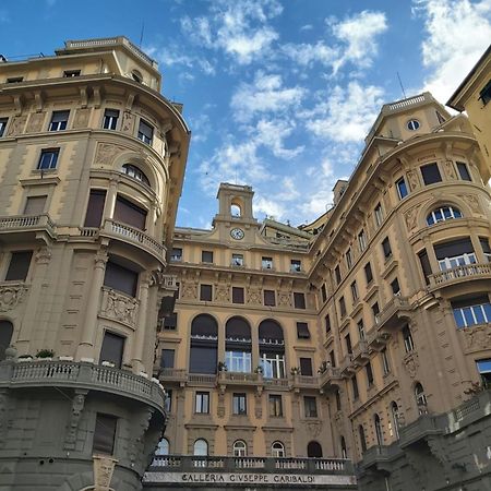 Central Chic Apartment Генуя Экстерьер фото
