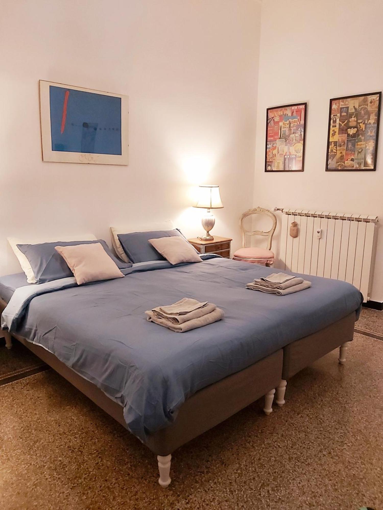 Central Chic Apartment Генуя Экстерьер фото