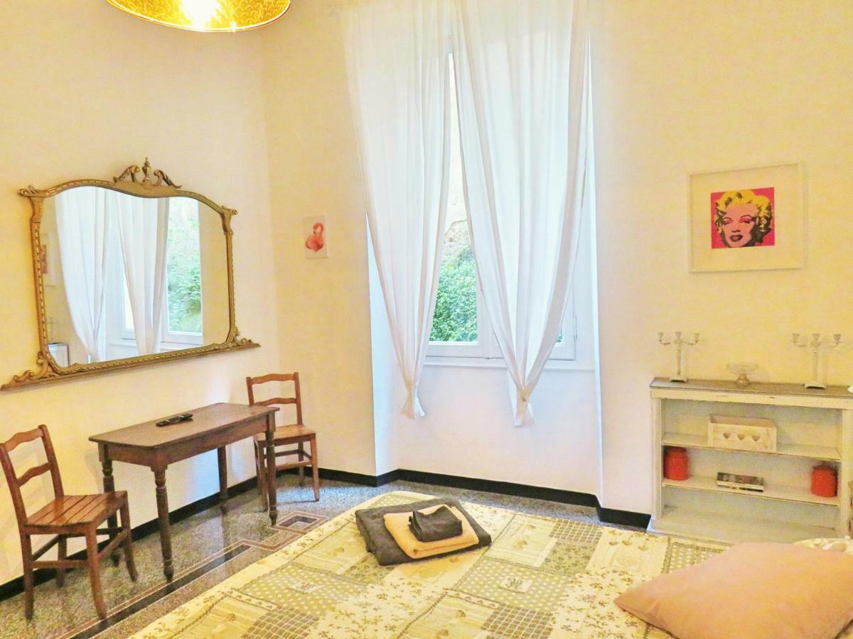 Central Chic Apartment Генуя Экстерьер фото
