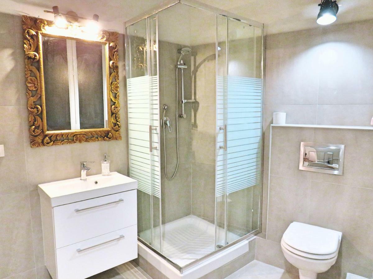 Central Chic Apartment Генуя Экстерьер фото